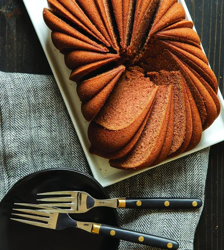 Vista 7 de Nordic Ware Elegant Party Bundt - Molde para pan