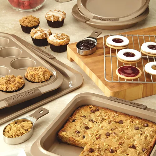 Vista 3 de Anolon Advanced - Juego de utensilios antiadherentes para hornear, moldes para hornear con empuñaduras, 5 piezas, color marrón