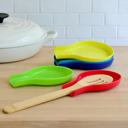 Vista 3 de Youngever Paquete de 5 soportes de cuchara de plástico, soportes para utensilios de cocina, soportes de cuchara de plástico (color arcoíris)