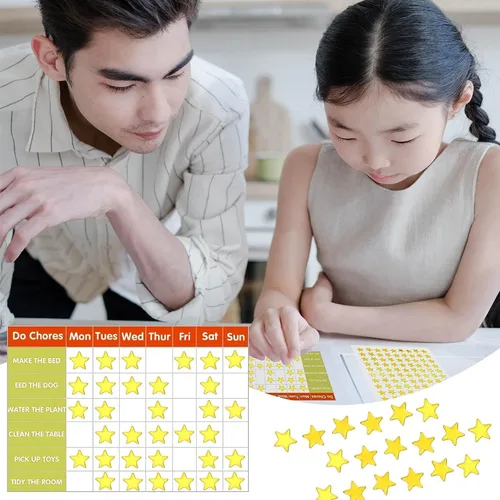 Vista 6 de Paquete de 1080 hojas de calcomanías pequeñas de estrellas doradas, calcomanías de recompensa de 0.3 pulgadas de diámetro para niños, cara, tabla
