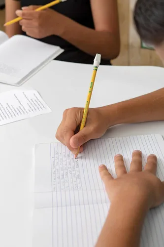 Vista 9 de Ticonderoga. - Lápices de grafito #2 HB blando, pre afilados, color amarillo.