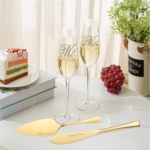Vista 7 de Juego de cuchillos y servidores para tartas de boda, copas de flauta de champán con corte de pastel para copas de boda para novia y novio