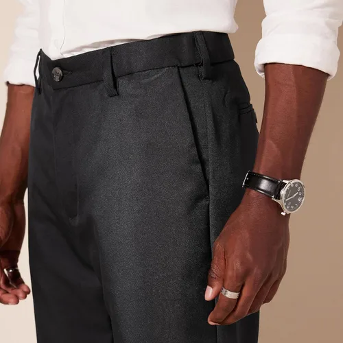 Vista 5 de Amazon Essentials - Pantalón de vestir de corte clásico, con cintura expandible y sin pinzas para hombre