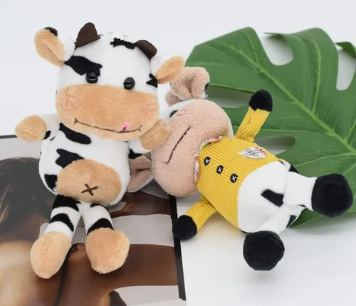 Vista 7 de 2 Pack Plush Cows Keychains for Women, Plush Bag Charm Stuffed Animal Car Key Chain Key Ring Pendant for Purse, Handbag Bag Decoration
