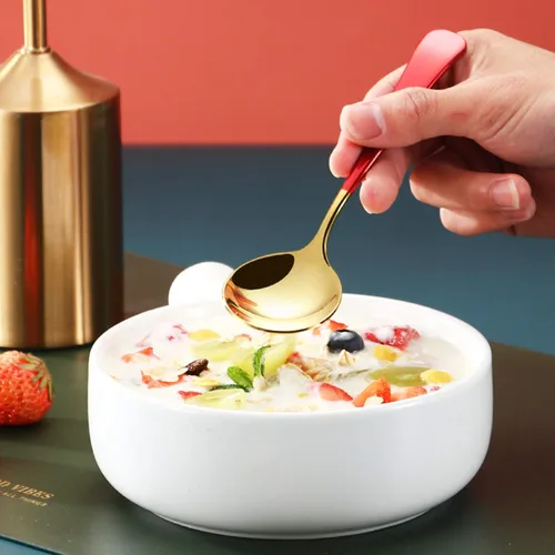 Vista 8 de Cucharas de sopa de metal, cucharas de acero inoxidable para sopa, redondas, coloridas, cucharas gruesas y de mango corto, cuchara de mesa de 6.3