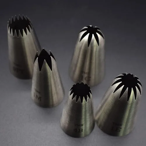 Vista 5 de Paquete de 5 puntas de glaseado de acero inoxidable sin costuras #9FT 1C 1E 1M 4B, boquilla de tubería de estrella grande, herramientas