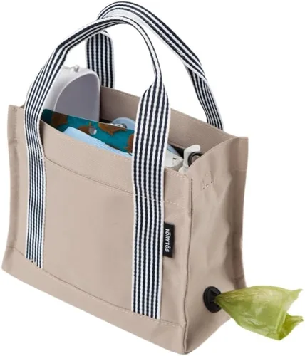 Vista 5 de Bolsa cruzada para pasear perros y bolsa de golosinas para perros con dispensador de bolsas para excrementos integrado (beige)