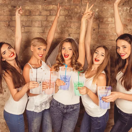 Vista 6 de 24 bolsas de bebidas para dama de honor con pajitas, tazas de bach con cremallera de pie, 17 onzas, tazas de mano traviesas para dama de honor