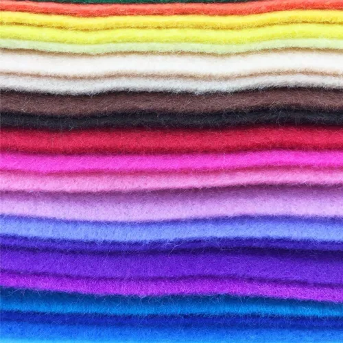 Vista 5 de Empaque de 28 piezas de fieltro suave y cuadrado de 0.06 pulgadas de colores varios para hacer proyectos tú mismo