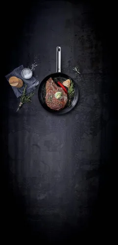 Vista 4 de WMF Sartén profesional para carnes de inducción de 9.4 in, ideal para sellar, material multicapa, control rápido del calor, sartén recubierta