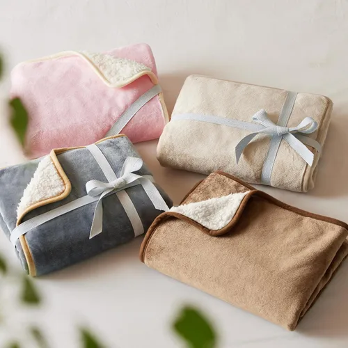 Vista 48 de Bedsure - Mantas impermeables para perros pequeños - Manta de felpa de sherpa con impresión suave lavable para perros y gatos, protector de muebles