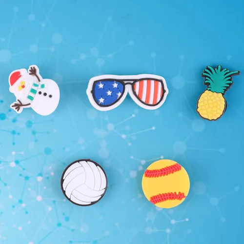 Vista 5 de YAZO 3050100 pcs Random Shoe Charms for Shoe Bracelet Wristband Party Gifts