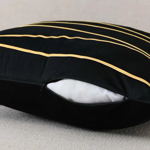 Vista 3 de WACOMECO - Juego de 2 fundas de cojín de terciopelo suaves, fundas decorativas para sofá, dormitorio, sala de estar, coche, 45,7 cm x 45,7 cm, negro