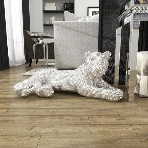 Vista 7 de Deco 79 Escultura de leopardo Polystone con exterior de diamante tallado facetado, 39 x 19 x 14 pulgadas, plata