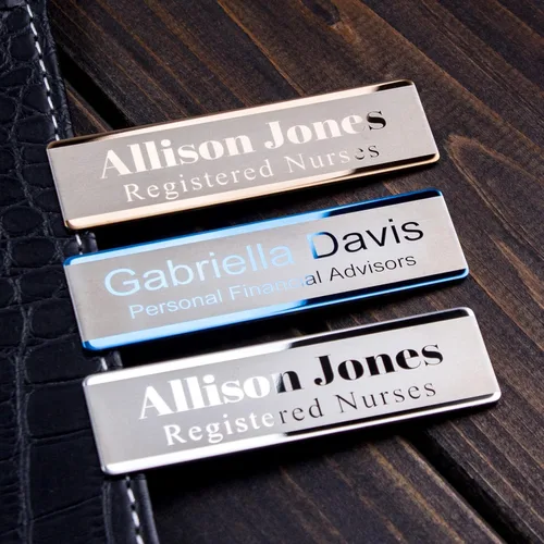 Vista 5 de Placa de identificación personalizada con grabado láser, placa de identificación personalizada para empresas con magnético, alfiler, parte trasera