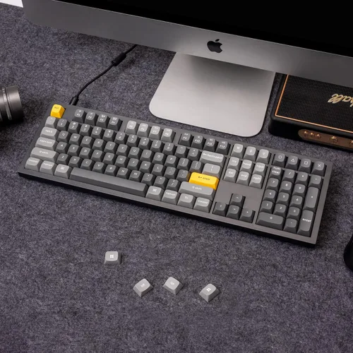 Vista 8 de Keychron Q6 Wired Custom Mechanical Keyboard, QMKVIA Programmable Macro, Full-Size Aluminum RGB Backlit, Double Gasket Hot-Swappable Gateron G Pro