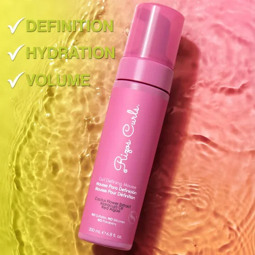 Vista 8 de Rizos Curls Mousse Definidora de Rizos – Espuma ligera para volumen e hidratación – Brillo y definición para cada patrón de rizo: cabello ondulado