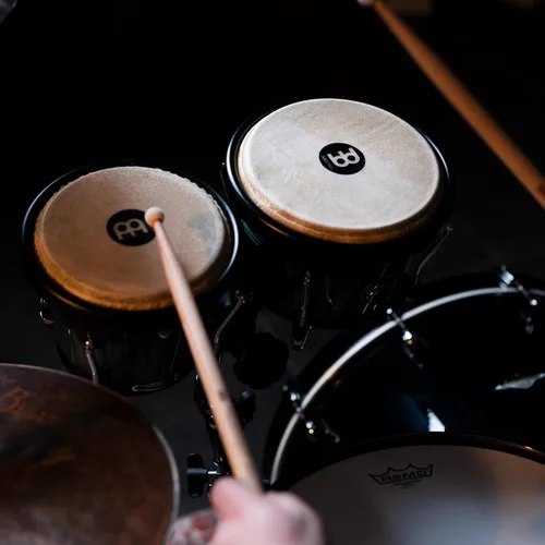 Vista 11 de Meinl Percussion HB100SNT-M bongós de madera natural de 6 3/4 y 8 pulgadas, Negro