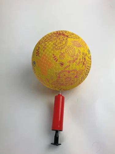 Handi Life Sport 1 bola de campana de mariposa, una bola audible ligera con goma inflable y agarre táctil, y 1 bomba de bola ligera