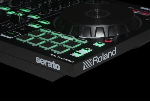 Vista 10 de Roland DJ-202 Paquete de controlador DJ con funda, auriculares y paño de pulido de Austin Bazaar