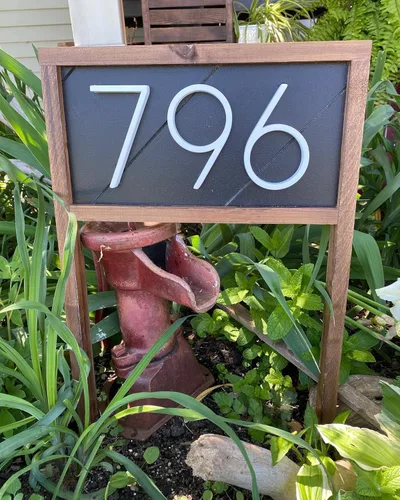 Vista 7 de Números de casa blancos para exterior moderno - Números de casa flotantes modernos de 5 pulgadas, crean sombras atractivas e interesantes, número 7