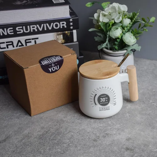 Vista 5 de DAHODA Taza de cerámica personalizada con mango de madera con tapa de bambú y cuchara de acero inoxidable, regalo de cumpleaños para esposa, marido