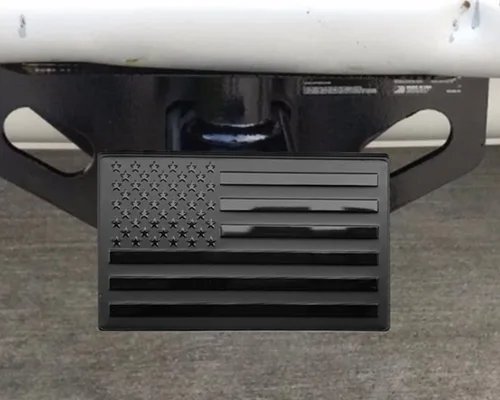 Vista 6 de Cubierta de enganche de remolque de metal con bandera estadounidense para receptores de 2 pulgadas, color negro mate