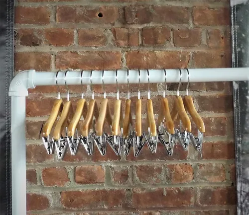 Vista 3 de NAHANCO MINI8RC12 Deluxe - Percha de madera plana para mascotas, ropa de muñeca, accesorio, colgador de joyería con gancho cromado, extremo de bola