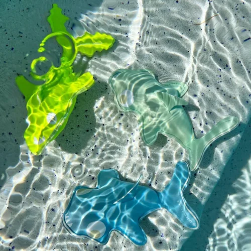 Vista 3 de Sunnylife Dive Buddies Salty The Shark Aqua Neon Yellow