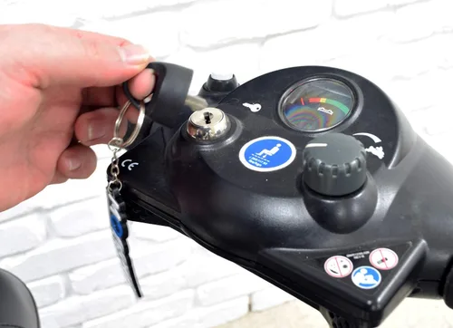 Vista 5 de AlveyTech Llave fácil de tirar de lujo para scooter Pride and Go-Go – Repuesto para scooters de movilidad como GOGO Elite Traveller, Pursuit, Ultra