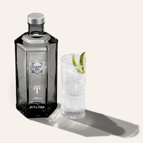 Vista 3 de Clean Co - Botella alternativa de tequila sin alcohol de 23.7 fl oz Fabricado en Inglaterra Licores sin alcohol prémium Licores sin azúcar