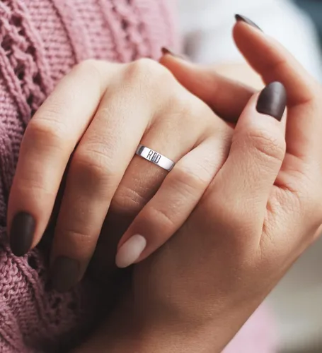 Vista 5 de Joliernelle Anillo de oro con texto en inglés Love You to The Moon And to Saturn de acero inoxidable para ella