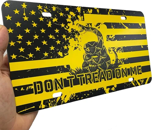 Vista 73 de JASS GRAPHIX Placa de matrícula personalizada con la bandera estadounidense de línea amarilla, homenaje personalizado a despachadores y operadores
