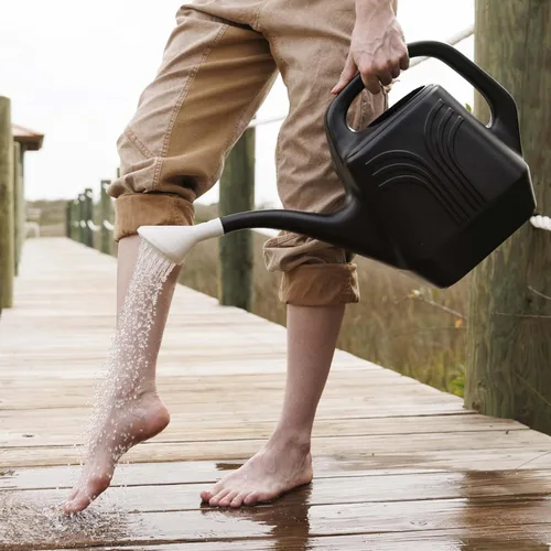 Vista 6 de Bloem Promo Regadera de resina negra de 2 galones (256 onzas líquidas)