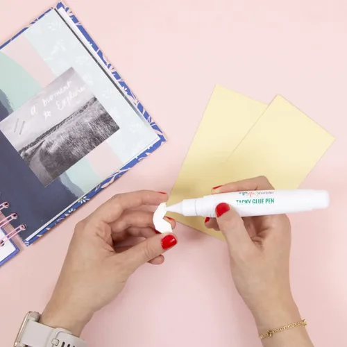 Vista 6 de Craftelier - Pluma de Pegamento Tacky Glue Pegamento Líquido Extrafuerte en Forma de Pluma para Scrapbooking y Otras Manualidades No Tóxico