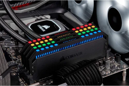 Vista 7 de Corsair Dominator Platinum RGB DDR4 - Memoria para computador de escritorio DDR4 1.35V 3200 PC4-25600 C16